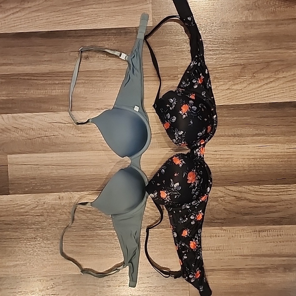 Floral and Solid Bra Set
